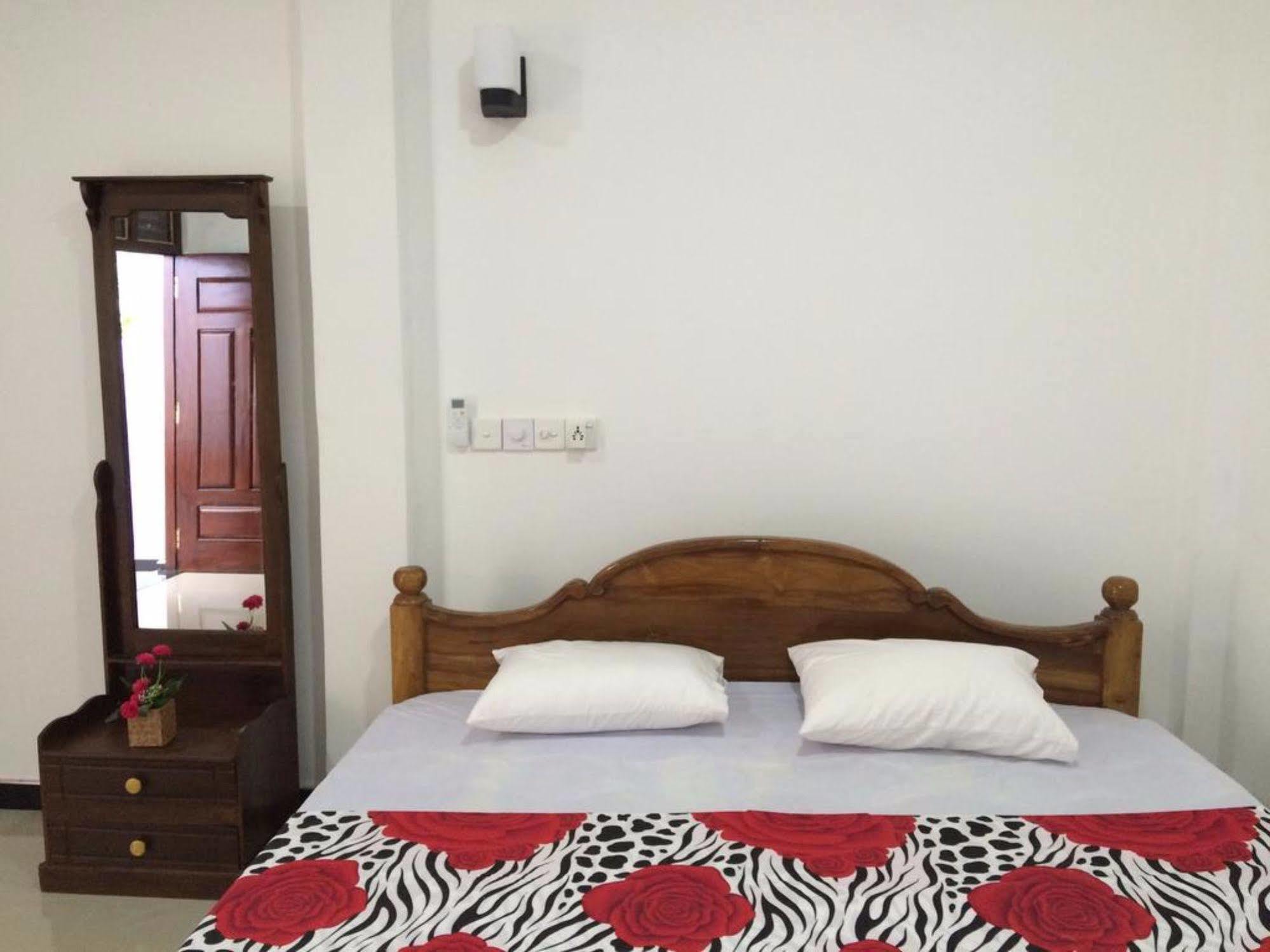 Sun Rest Mirissa Hotell Banduramulla Eksteriør bilde